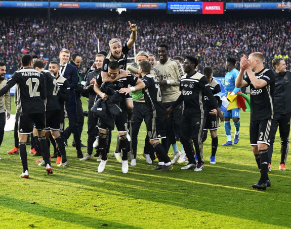 OVO JE FUDBAL I IME MU JE AJAKS!!!
