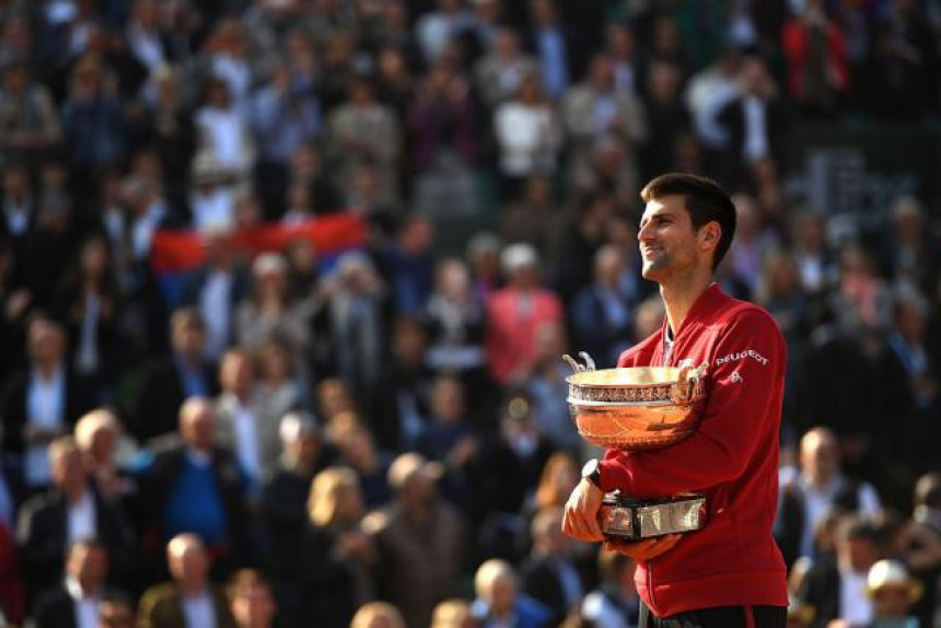 Video - Novak: Volim vas, na terenu često mislim na Srbiju!