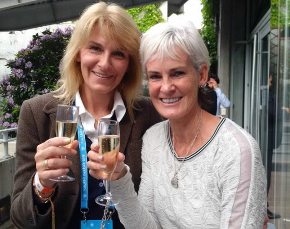 Pravo rivalstvo: Noletova i Endijeva mama ispijaju šampanjac!