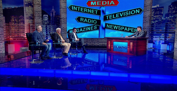 Novinari pod udarom politike 