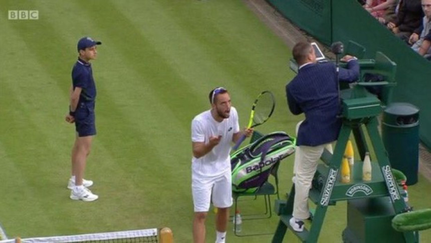 Video: Zbog žestoke rasprave, Troicki kažnjen sa 10.000 evra!