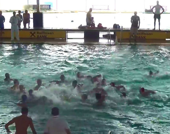 Video: Tuča Grka i Hrvata u bazenu u Beogradu!