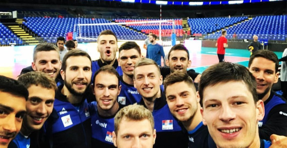 Odbojkaši se mrznu u Brazilu, 2 grejalice na 10°C!