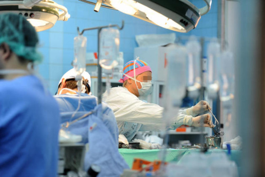 Ženi uklonjen tumor težak 18 kg