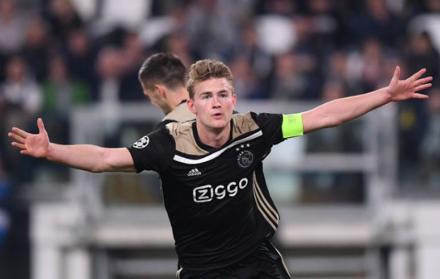 Juve u strahu, Barsa se vraća po De Lihta!
