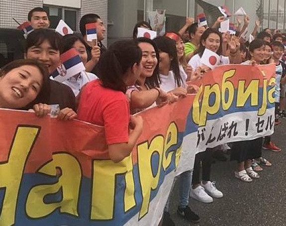 Nevjerovatni Japanci: Kakav doček za "delfine"!