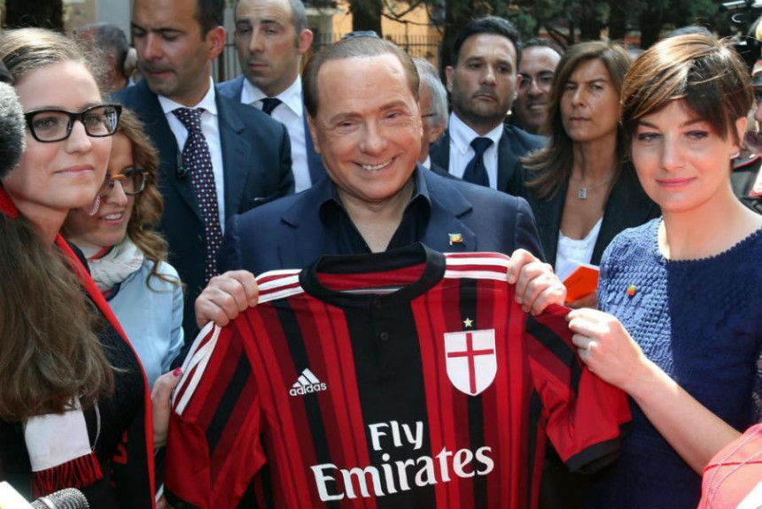 Берлускони продао Милан за 740 мил. евра