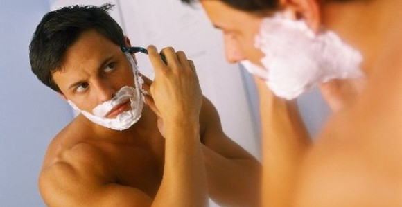 Bakterije na licima izbrijanih muškaraca