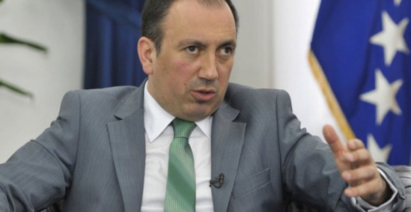 Lukač da otkrije ko prijeti Vučureviću