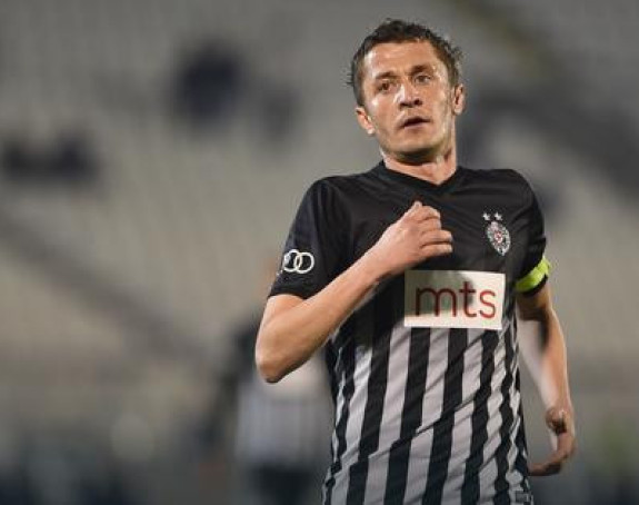 Празне трибине у Хумској не сметају Илићу!