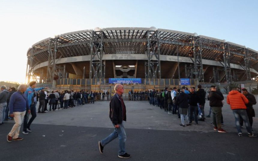 De Laurentis: Naš stadion izgleda kao toalet!