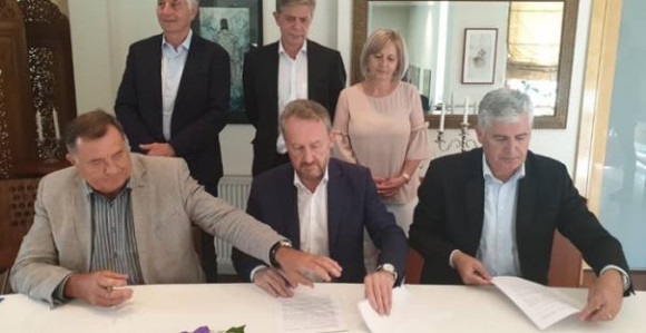 Pročitajte šta su potpisali Bakir, Čović i Dodik!
