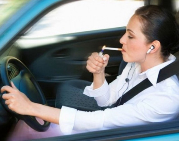 ВИСОКЕ КАЗНЕ: 1.500 евра за пушење у ауту