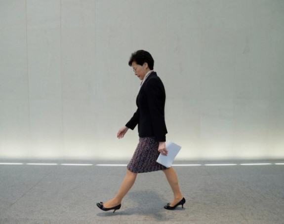 Кери Лам: Нећу поднијети оставку