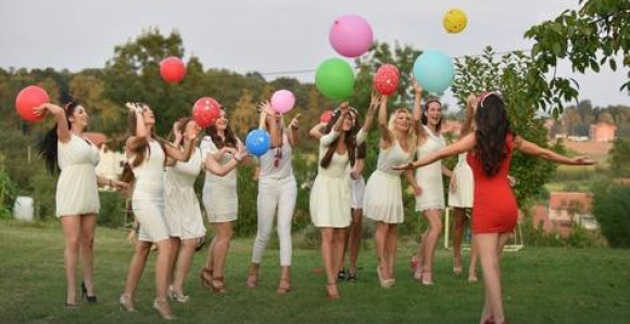 Neobično iznenađenje za djevojačko veče