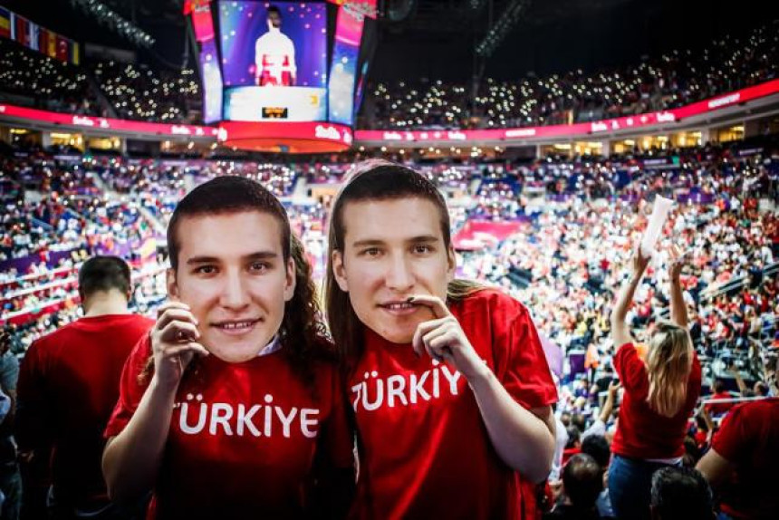 ЕП: Срби ''лудаци'', господа Турци, селектор чека печат!