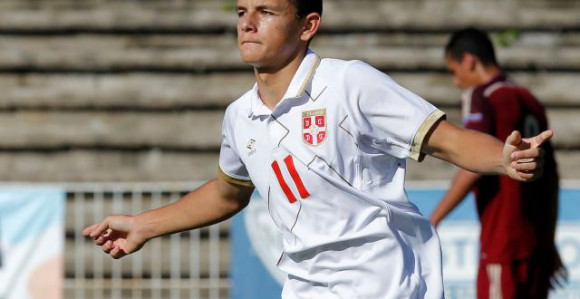 Звезда појачала конкуренцију у нападу - младим Семберцем!