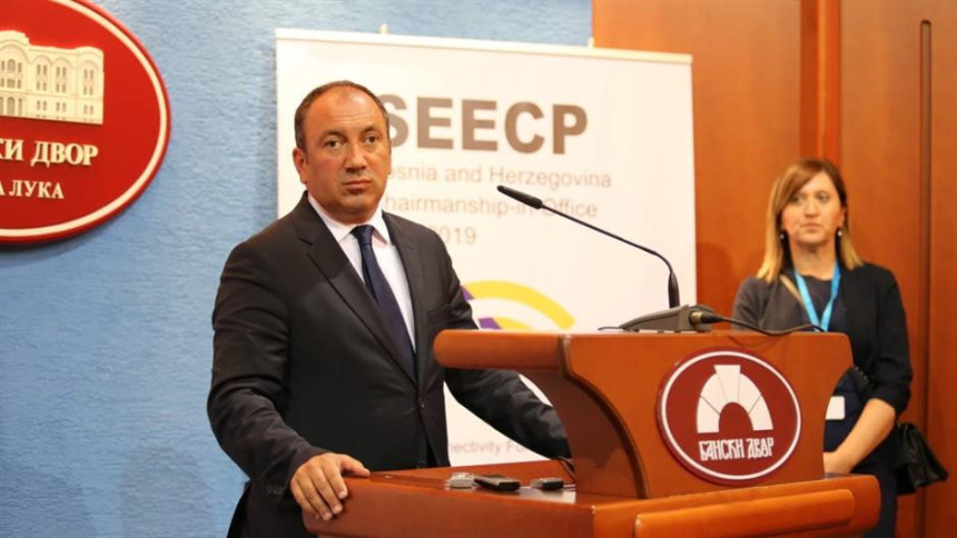 Crnadak: Ojačan politički dijalog