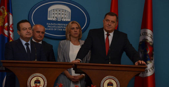 Milorad Dodik se krije iza Vučića