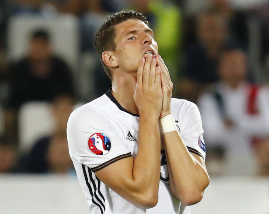Mario Gomez opet tuguje...!