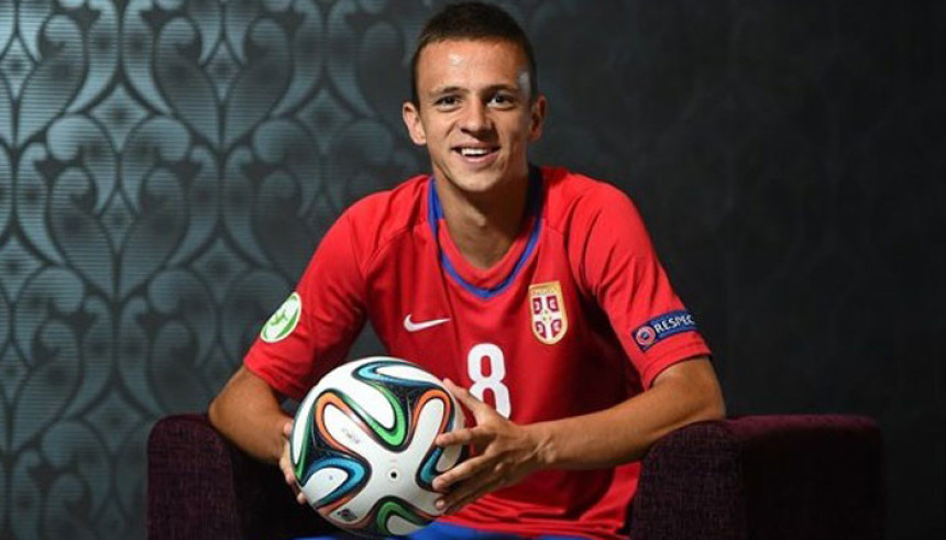 Mančester Junajted prati Nemanju Maksimovića?!