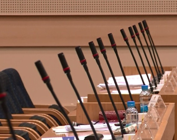 Načelnička fotelja draža od poslaničke