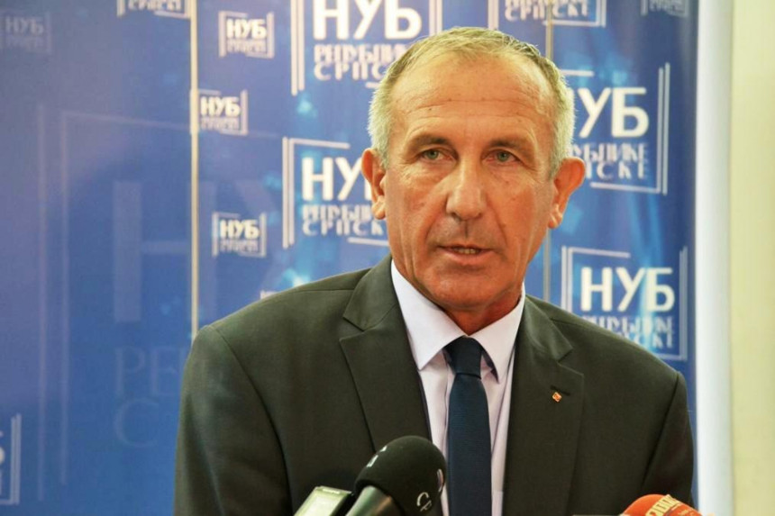 Nema para ili neće da plaća?!