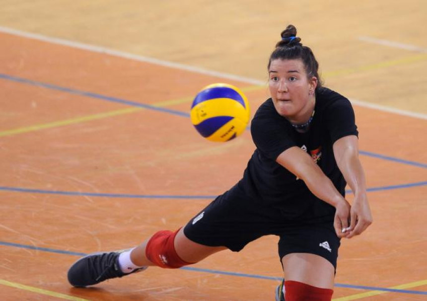 Video: Bojana osam mjeseci van terena!