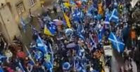 Hiljade Škota na ulicama, traže novi referendum