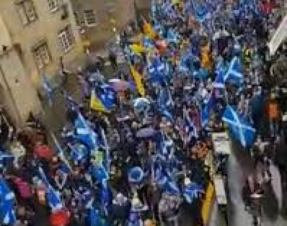 Hiljade Škota na ulicama, traže novi referendum