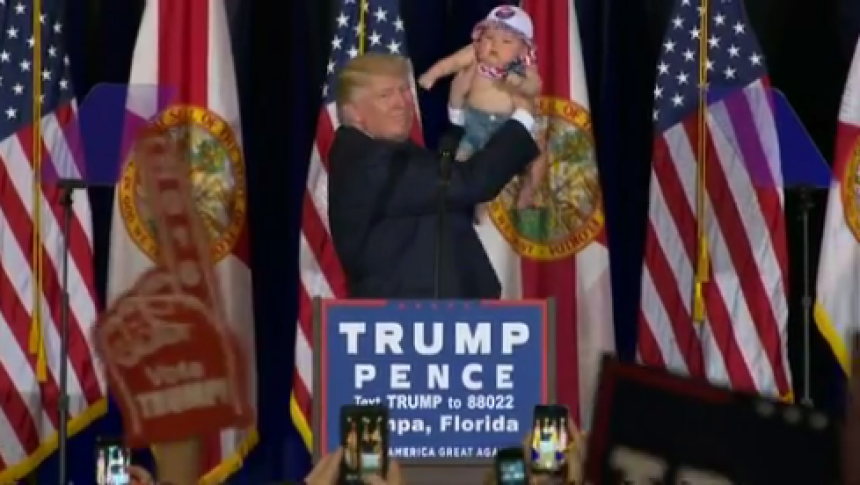 "Дај ми ту бебу": Трамп сишао по дијете