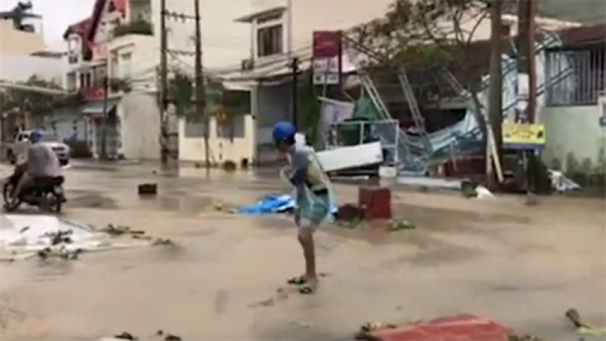 Вијетнам: Тајфун однио 27 живота