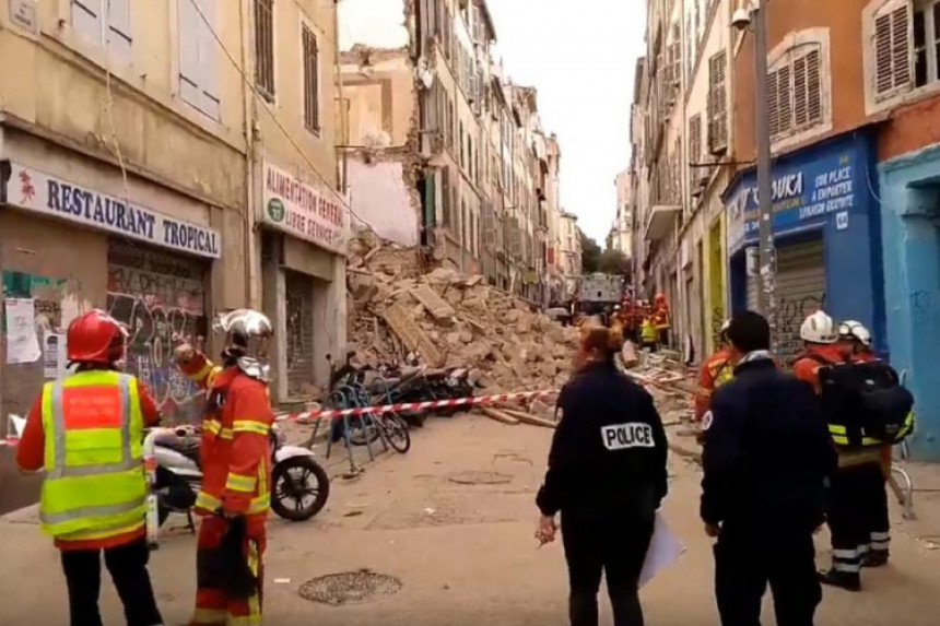 Srušila se zgrada u Marseju