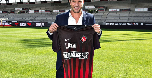 Fudbalski čergar Van der Vart u penziji!