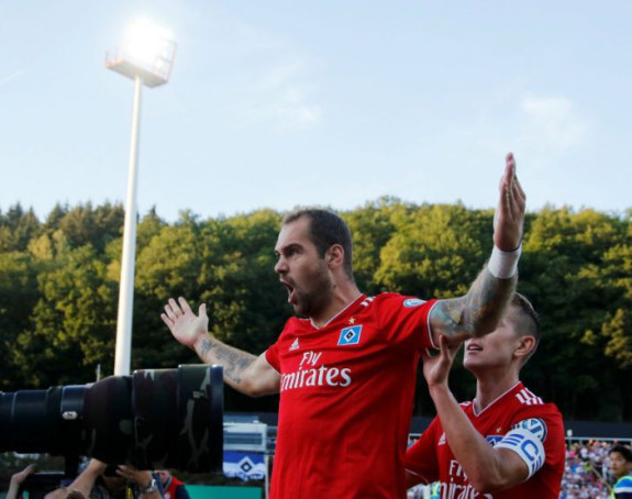 Cvajta: Otpadak koji je zapalio stadion!