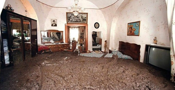 Евакуисано 200 људи, улице под блатом