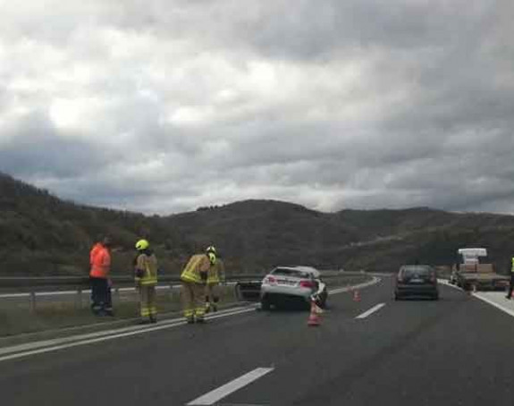 Nesreća na auto-putu kod Visokog, smrskan BMW
