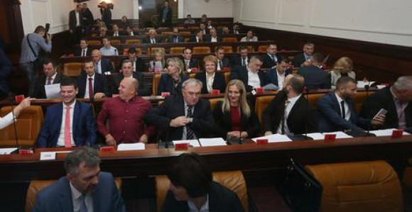 Prekrajali Poslovnik opoziciji iza leđa