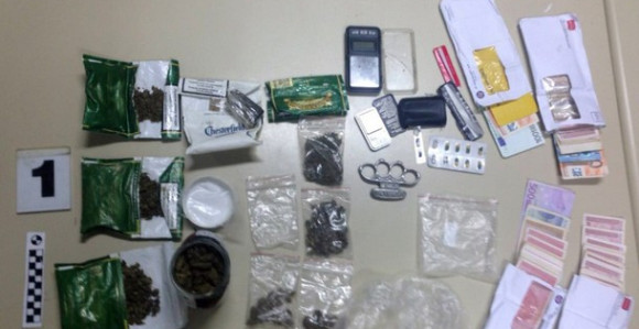 Novi Grad: Pronađena droga, oružje i novac