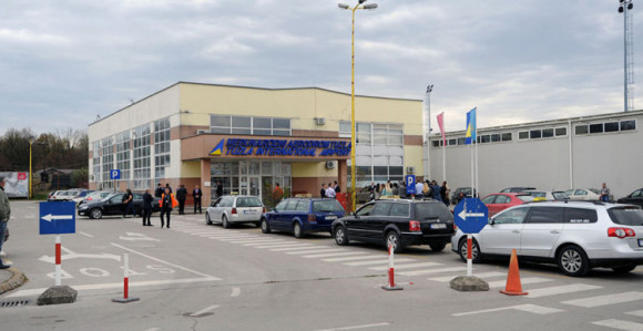 Аеродрому Тузла фали цариника и граничара