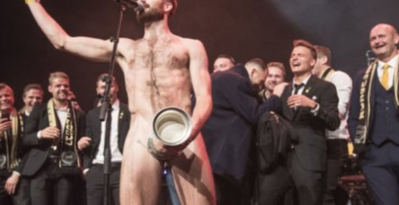 Video: Javni striptiz fudbalera Lilestrema...!