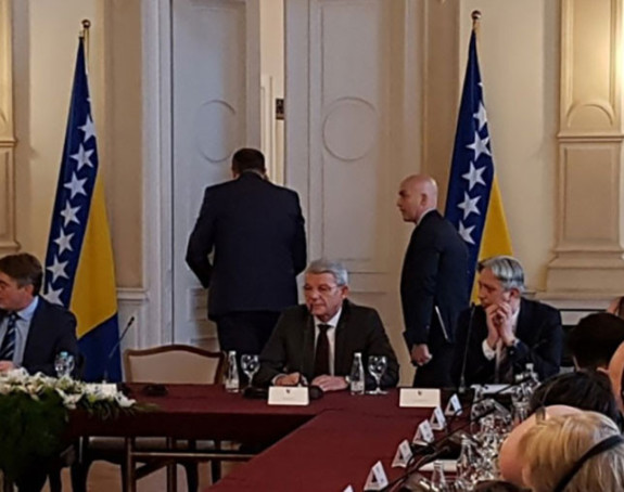 Додик напустио састанак (ВИДЕО)