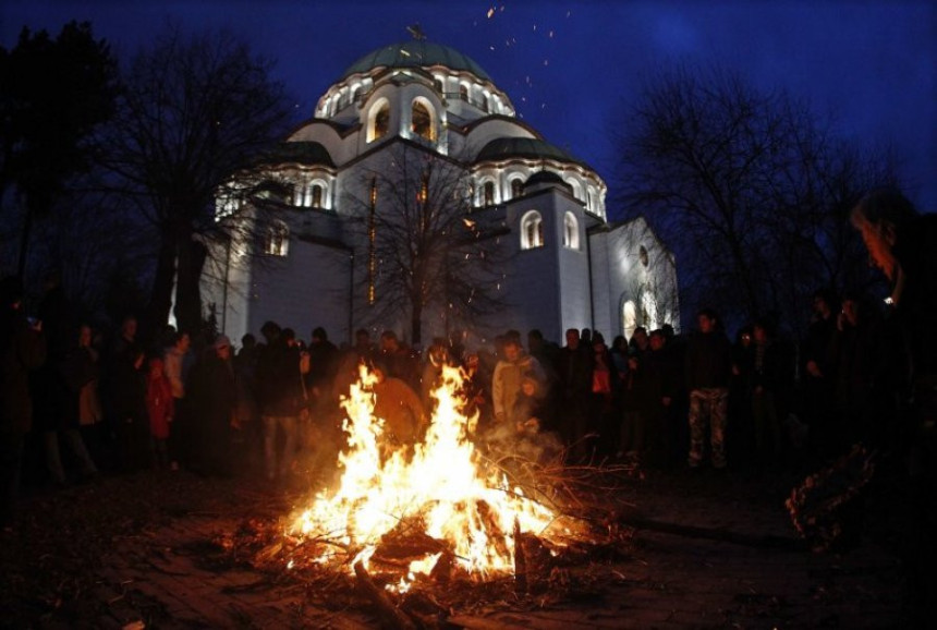 Badnji dan - paljenje badnjaka, liturgije