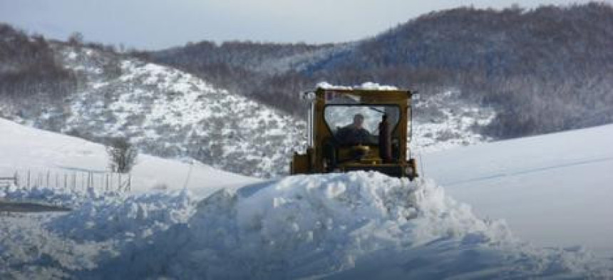 Село код Какња заробљено у снијегу