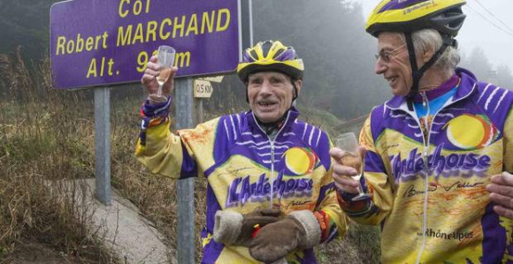 Ima 105 godina, biciklom prešao 22,5 km za sat!