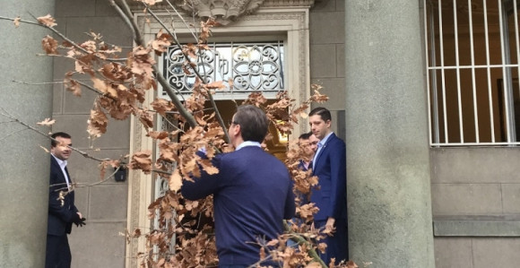 Предсједник Вучић унио Бадњак 