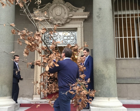 Predsjednik Vučić unio Badnjak 