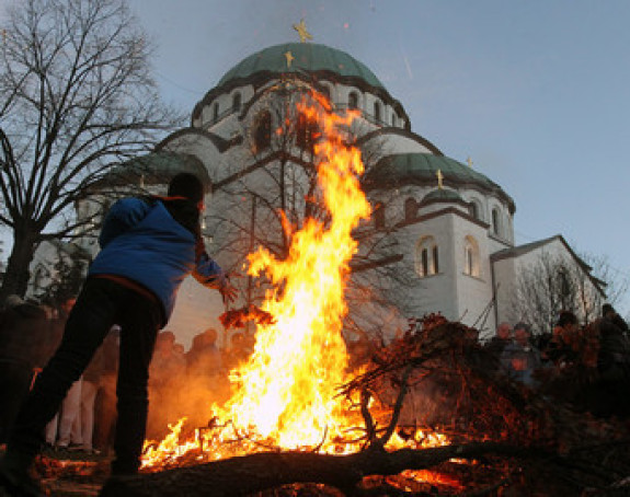 Patrijarh Irinej osvještao badnjak