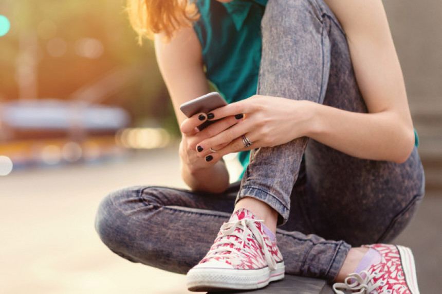 Društvene mreže izazivaju depresiju kod tinejdžerki