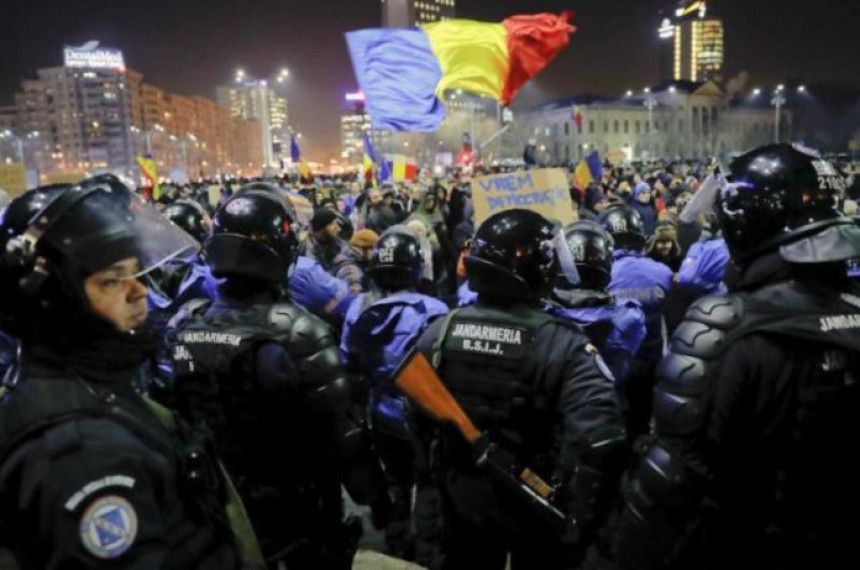 U Bukureštu dva protestna skupa 